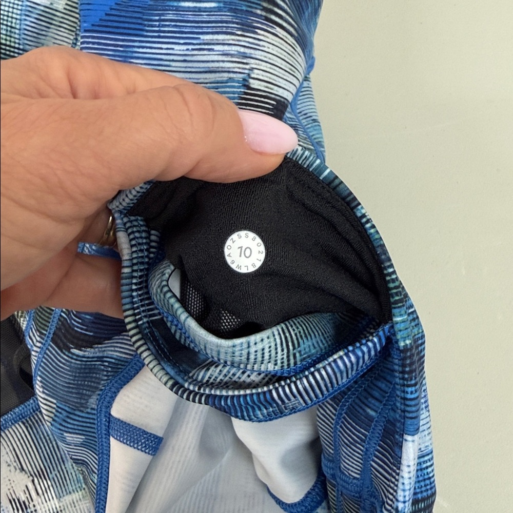 Lululemon On Pace Crop *21" Sun Dazed Multi Blue Sz 10! - Picture 9 of 9